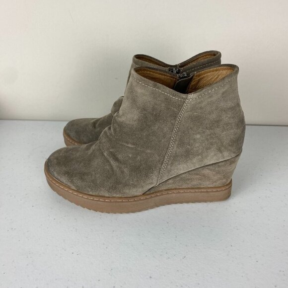 Sofft Siri Aqua Soft Ankle Slouch Boots Booties Tan Wedge Suede Womens 7.5 - Picture 1 of 10